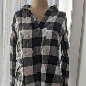 hollister womens small black and white plaid button down